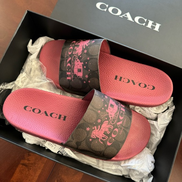 Coach Uli Sport Slide In Signature Canvas
Women's Size 8. Sizes 10.          #21 - Picture 8 of 9